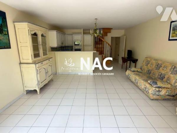 À vendre - Bel appartement duplex avec terrasse et loggia en bord de plage