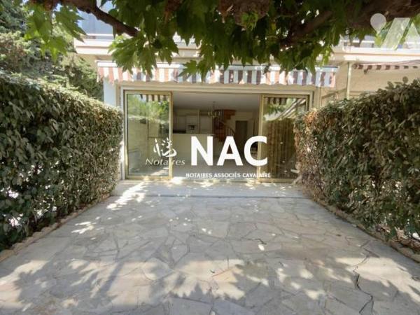 À vendre - Bel appartement duplex avec terrasse et loggia en bord de plage