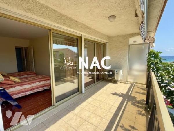 À vendre - Bel appartement duplex avec terrasse et loggia en bord de plage