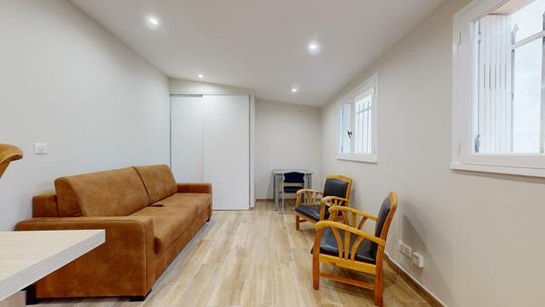 Maison de 135 m2, Avignon 4 chambres, un studio indépendant, atelier, abris voiture