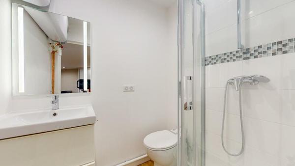 Maison de 135 m2, Avignon 4 chambres, un studio indépendant, atelier, abris voiture