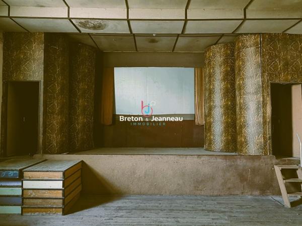 Maison de bourg à la Chapelle au Riboul