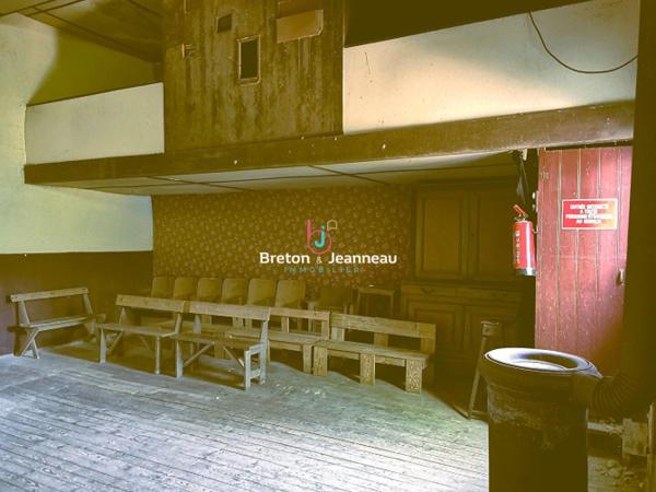 Maison de bourg à la Chapelle au Riboul