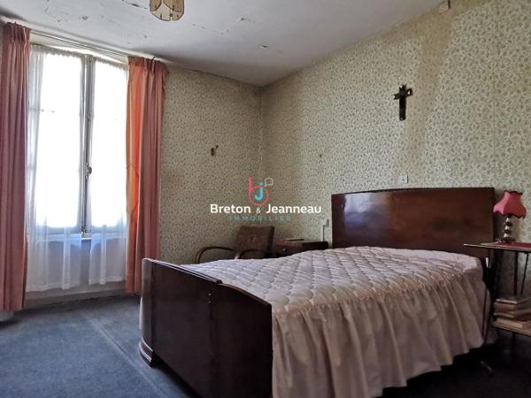 Maison de bourg à la Chapelle au Riboul