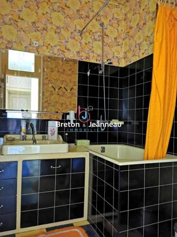 Maison de bourg à la Chapelle au Riboul