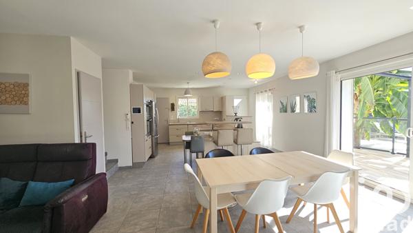 Maison à vendre 6 pièces 156 m² Vence