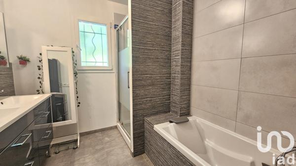 Maison à vendre 6 pièces 156 m² Vence