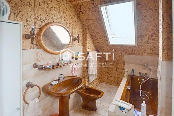 Maison T9 sur 30 ares de terrain