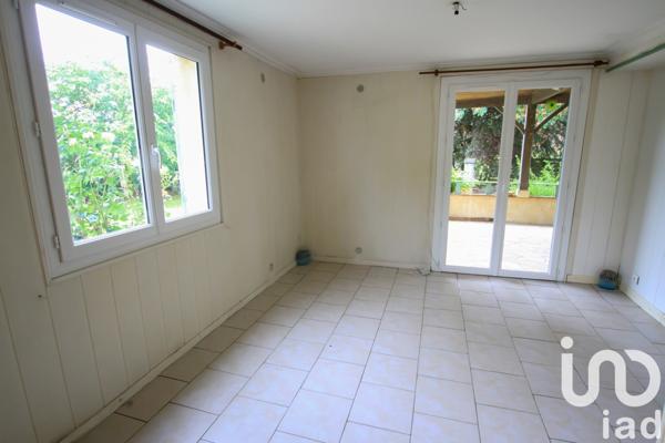 Maison 11 pièces de 241 m² à Saint-Cyprien (24220)