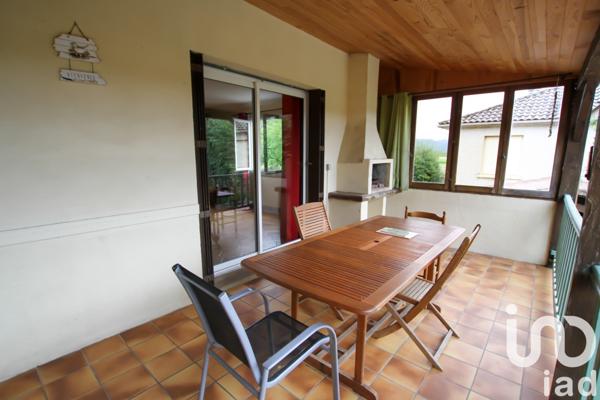 Maison 11 pièces de 241 m² à Saint-Cyprien (24220)