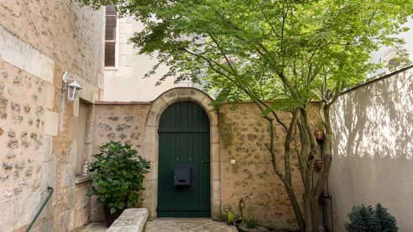 Ancien presbytère avec vue panoramique exceptionnelle à Poitiers