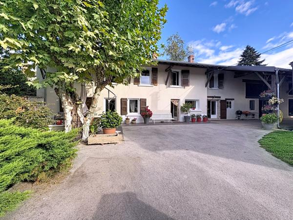 Fermette de 175m² avec dépendances et piscine