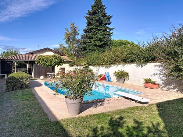 Fermette de 175m² avec dépendances et piscine
