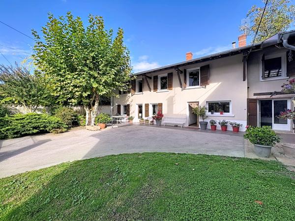 Fermette de 175m² avec dépendances et piscine