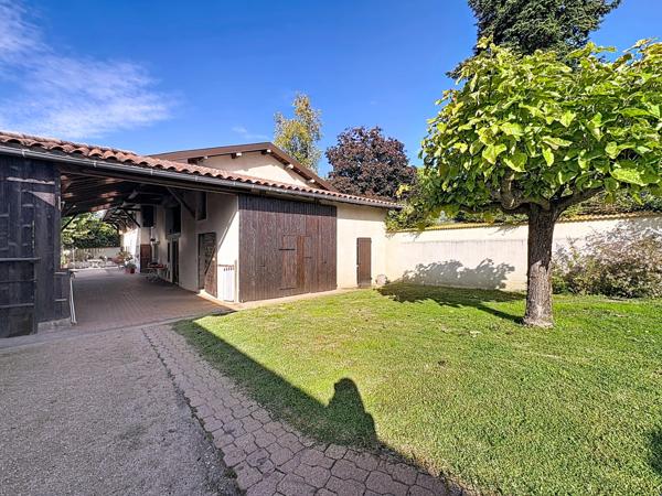 Fermette de 175m² avec dépendances et piscine