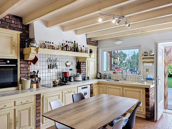 Fermette de 175m² avec dépendances et piscine