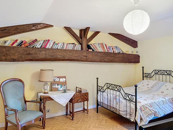 Fermette de 175m² avec dépendances et piscine