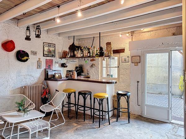 Fermette de 175m² avec dépendances et piscine