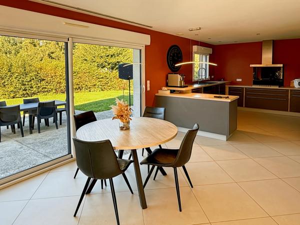 Maison familiale 188 m² – 5 chambres – 1 800 m² + parcelle supplémentaire 1 000 m² – DPE C