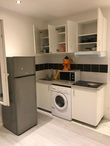 BAS MONTREUIL, RUE MARCEAU, AU CALME SUR COUR ET EXPOSE SUD SANS VIS A VIS, MOINS DE 10MIN DU METRO, 2 PIECES SANS TRAVAUX AVEC CAVE