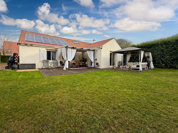 Maison de Plain pied 120 m2 sur 472 m2 de terrain.