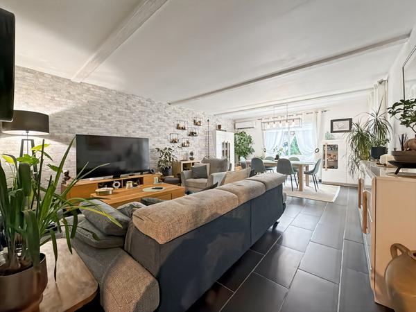 Maison de Plain pied 120 m2 sur 472 m2 de terrain.