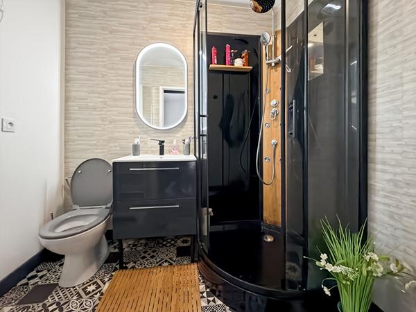 Maison de Plain pied 120 m2 sur 472 m2 de terrain.