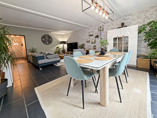 Maison de Plain pied 120 m2 sur 472 m2 de terrain.