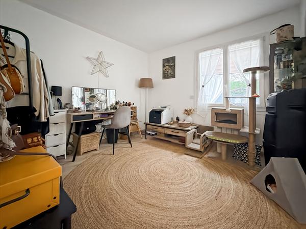 Maison de Plain pied 120 m2 sur 472 m2 de terrain.