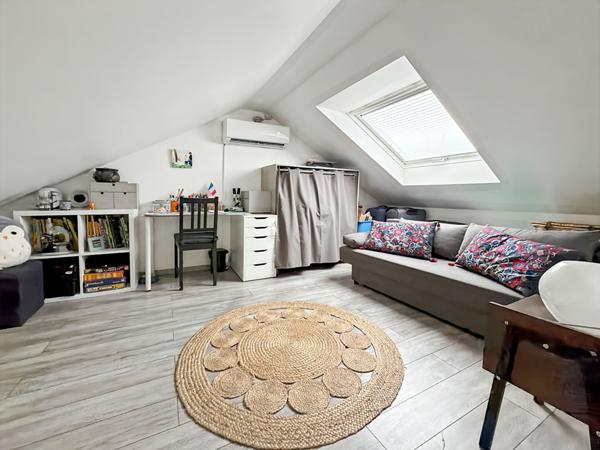 Maison de Plain pied 120 m2 sur 472 m2 de terrain.