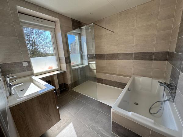 A vendre propriété Plougar 6 pièces - 4 chambres - 159 M² - hangar neuf