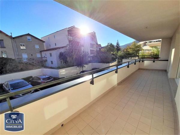 Appartement à louer 4 pièces 81m²