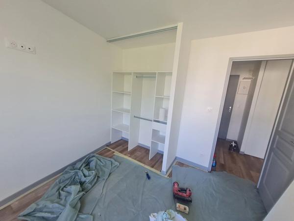 Location                                                      Appartement
                        
                     2 pièces                      37 m2                     à Niort