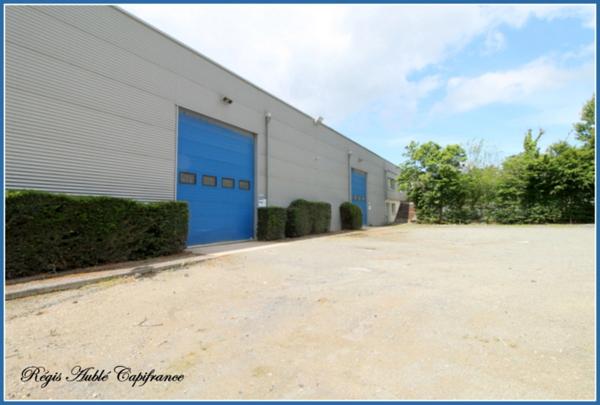 Dpt Sarthe (72), à vendre Local industriel avec bureaux proche du MANS-CHANGE