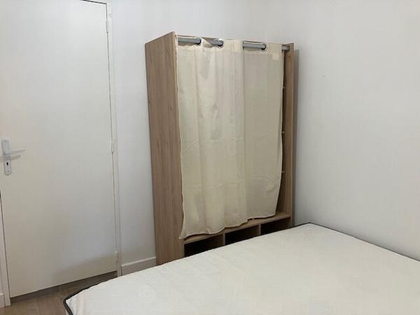 RUE ST JACQUES -T1BiS MEUBLE -dispo le 25/04