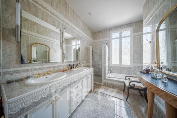 Bassin d’Arcachon – Propriété de 426m² avec gîtes et piscine