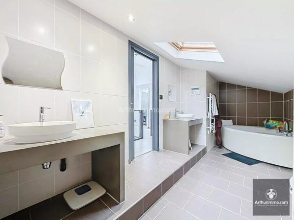 Vente Maison 6 pièces 195 m2 à Roanne