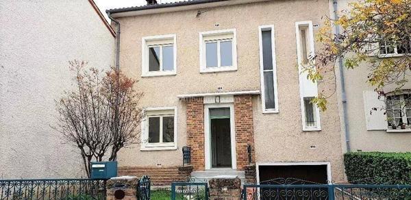 Vente                                                      Maison
                        
                     6 pièces                      137 m2                     à Albi