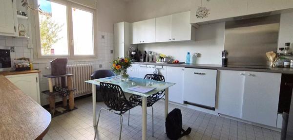 Vente                                                      Maison
                        
                     6 pièces                      137 m2                     à Albi
