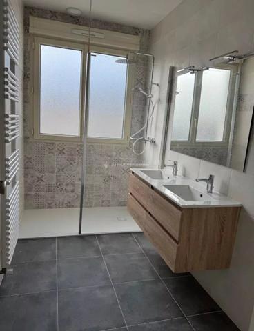 Vente                                                      Maison
                        
                     6 pièces                      137 m2                     à Albi