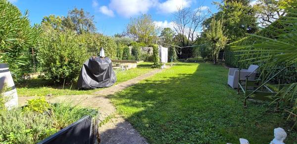 Vente                                                      Maison
                        
                     6 pièces                      137 m2                     à Albi