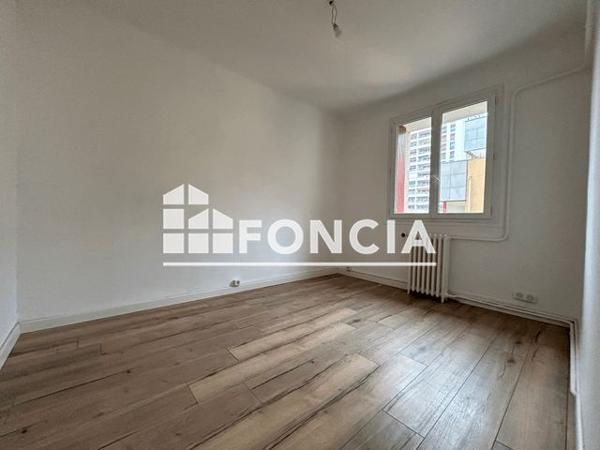 Location Appartement 3 pièces 52.9 m² - 163 BD CHARLES BARNIER Toulon 83000