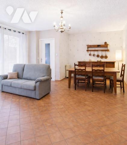 Beaux volumes, jardin agréable et 5 chambres