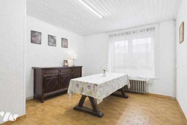 Beaux volumes, jardin agréable et 5 chambres