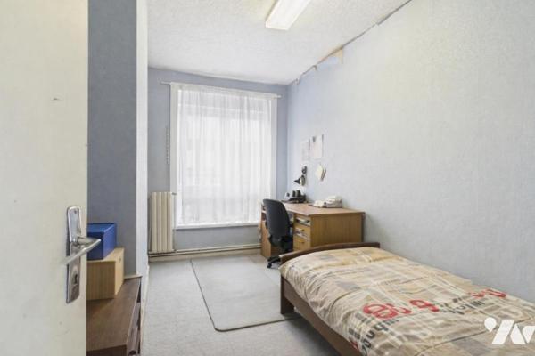 Beaux volumes, jardin agréable et 5 chambres