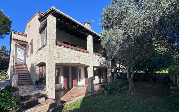 Maison à vendre    6 pièces •  Martigues