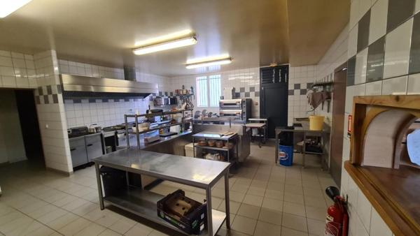 EST DIJON - Bar licence IV, Restaurant, Pizzéria 300 M²