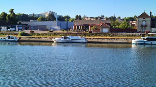 EST DIJON - Bar licence IV, Restaurant, Pizzéria 300 M²