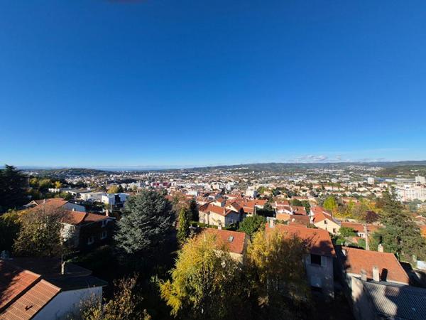 EXCLUSIVITE APPARTEMENT 81,46m² 2 chambres  2 balcons GARAGE quatre logements syndic bénévole