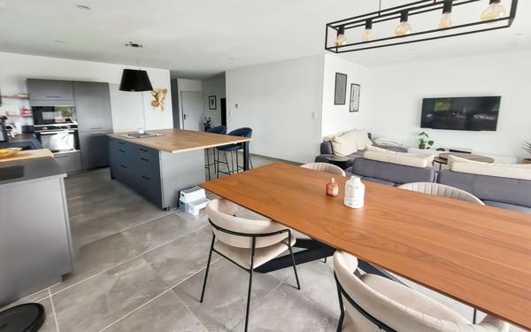 Maison à vendre    5 pièces •  Estillac